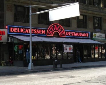 10 Classic New York Restaurants We Miss the Most