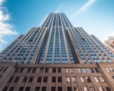 Who Owns the Empire State Building? The Wild History of New York’s Most Famous Tower Who Owns the Empire State Building? The Wild History of New York’s Most Famous Tower