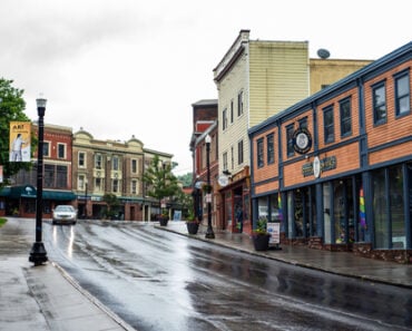 10 Historic Small Towns in Upstate New York Worth Visiting 10 Historic Small Towns in Upstate New York Worth Visiting
