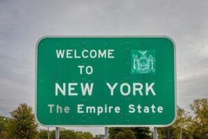 Welcome to New York highway sign at the Pennsylvania–New York state line