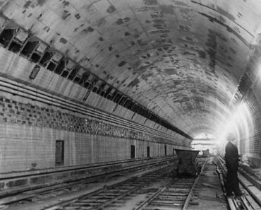 How the Holland Tunnel Was Built Beneath the Hudson River How the Holland Tunnel Was Built Beneath the Hudson River