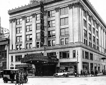 25 Lost Movie Theaters New York City Residents Still Remember