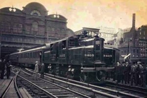 New York Central electric train arriving at Grand Central during the early electrification era in 1906