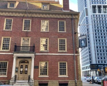 25 Historic New York City Businesses Still Open After 100 Years